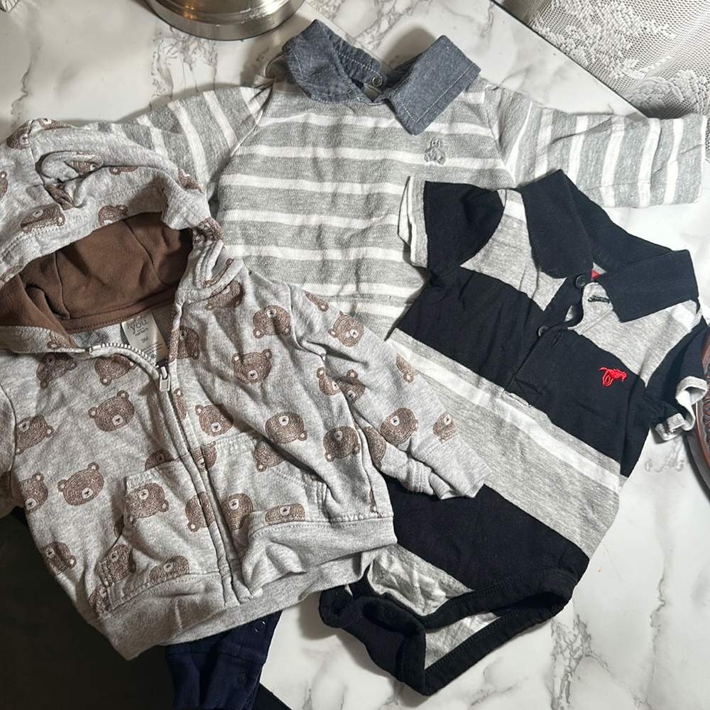 Baby boy clothes bundle sz 0-3M